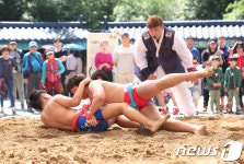 팔공산 승시 어린이들의 씨름 시합