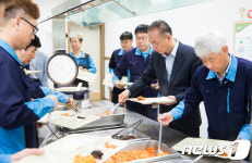 건화공업성포1공장구내식당 | 장세용 구미시장 취임 100일, 강소기업 직원과 조찬 회의