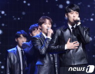 핫 데뷔 더 맨 블랙