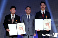 체육훈장 기린장 수상자들과 함께