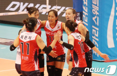 KGC인삼공사, GS칼텍스 3-1 제압…현대건설은 4연패(종합)