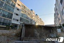 포항지진 1년, 흉물이 된 아파트