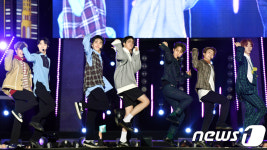 제주청개구리농원 | 펜타곤, 제주 온 청개구리들~