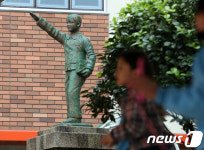 이승복 동상 철거 논란…노옥희 울산교육감 정리해야