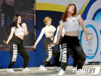 부항댐 걷기대회 축하공연하는 제이제이댄스팀