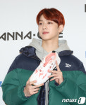 워너원 라이관린, 미소년의 미소