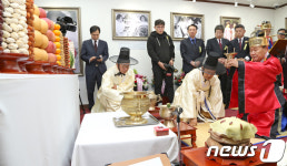 故 박정희 숭모제서 아헌관으로 제례올리는 김태근 구미시의장