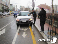 전주시 불법 주정차 뿌리뽑는다…즉시 단속 후 견인