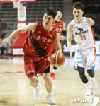 KGC 김윤태 빠른 발로 돌파