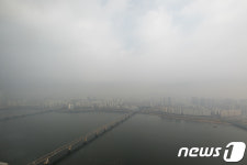 미세먼지에 사라진 강북