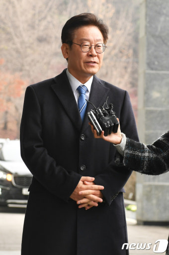검찰 압수수색 관련 입장 발표하는 이재명 경기도지사