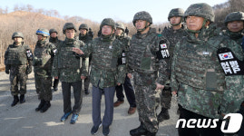 김부겸 장관 철원 남북 접속도로 사업 현장 방문
