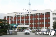부산 온천천 운동기구 옆에서 쓰러진 40대 숨져…경찰 수사중