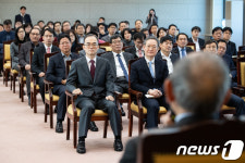 문무일 검찰총장 산다는 것의 의미 강연 경청