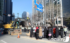 아파트 단지 앞 고압선 매설 안된다