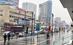 눈 내리는 대구경북 도로 5곳 통제…운행·보행 불편