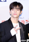 스트레이 키즈 우진, 근사한 눈빛에 심쿵