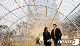 롯데월드타워 월드파크에 설치된 빛 터널