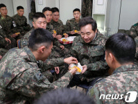 李총리, 육군 25사단 격려방문…