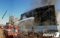 천안 차암초등학교 증축공사현장 화재 진압
