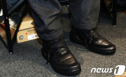 이해찬 대표의 새 운동화