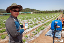 어려운 밭농사에 스마트팜 신기술 확대 적용