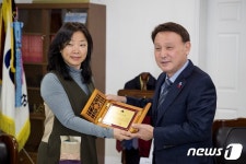 권번춤 전승 신명숙 대진대 교수, 명예 군산시민