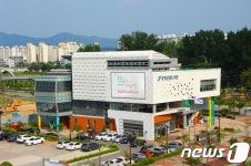 정부 고위직들 증평군립도서관 찾는 이유는