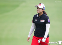 미소짓는 최혜진