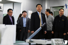 구윤철 차관, R&D 혁신을 위한 첨단기술기업 현장방문