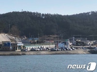 음식 나눠먹던 경로당서 방화라니…완도 어촌마을 적막