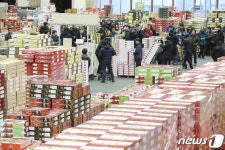 설 앞두고 분주한 제주 농산물도매시장