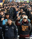 금속노조 콜텍 원상 복귀 요구한다!