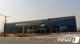 충주시, ‘장애인형 국민체육센터’ 준공…4월 개장