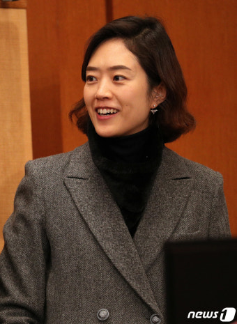 장기휴가 마치고 복귀한 고민정 靑 부대변인