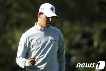 김시우, AT&T 페블비치 프로암 공동 4위 확보…일몰 순연