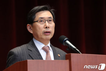 당부의 말 전하는 박상기 장관
