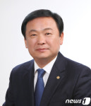 성경찬 체육회 사무국장, 단체장 바뀌면 불명예 퇴진