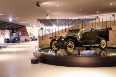 [르포]제주도에 에펠탑이? 프랑스 감성 품은 푸조·시트로엥 車박물관