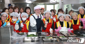 송철호 울산시장, 5번째 배식봉사 활동