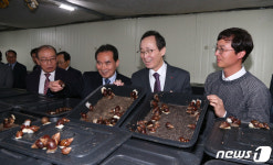 송하진 전북지사, 순창 참살이 달팽이 농장 방문