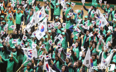 만세삼창 외치는 제주시새마을회