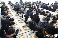 대구지역 중학교 오늘부터 전면 무상급식
