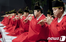 국립국악원 새봄 맞아 각 지역 전통춤과 정악 공연