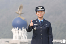 8일 공사 67기 졸업식…6·25 참전용사 손녀 대통령상