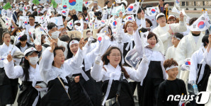 전주 3·13 만세운동 재현하는 시민들