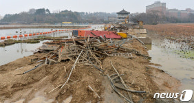 39년 전주시민들의 추억 안고 사라진 덕진공원 연화교