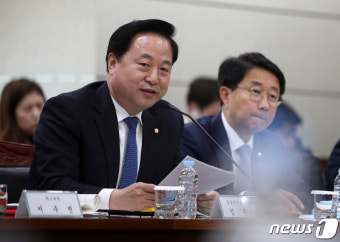 울산 예산정책협의회에서 발언하는 김두관