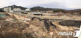 [르포]전국 최고 쓰레기산 의정부 부용천변…6만톤서 악취 풀풀 