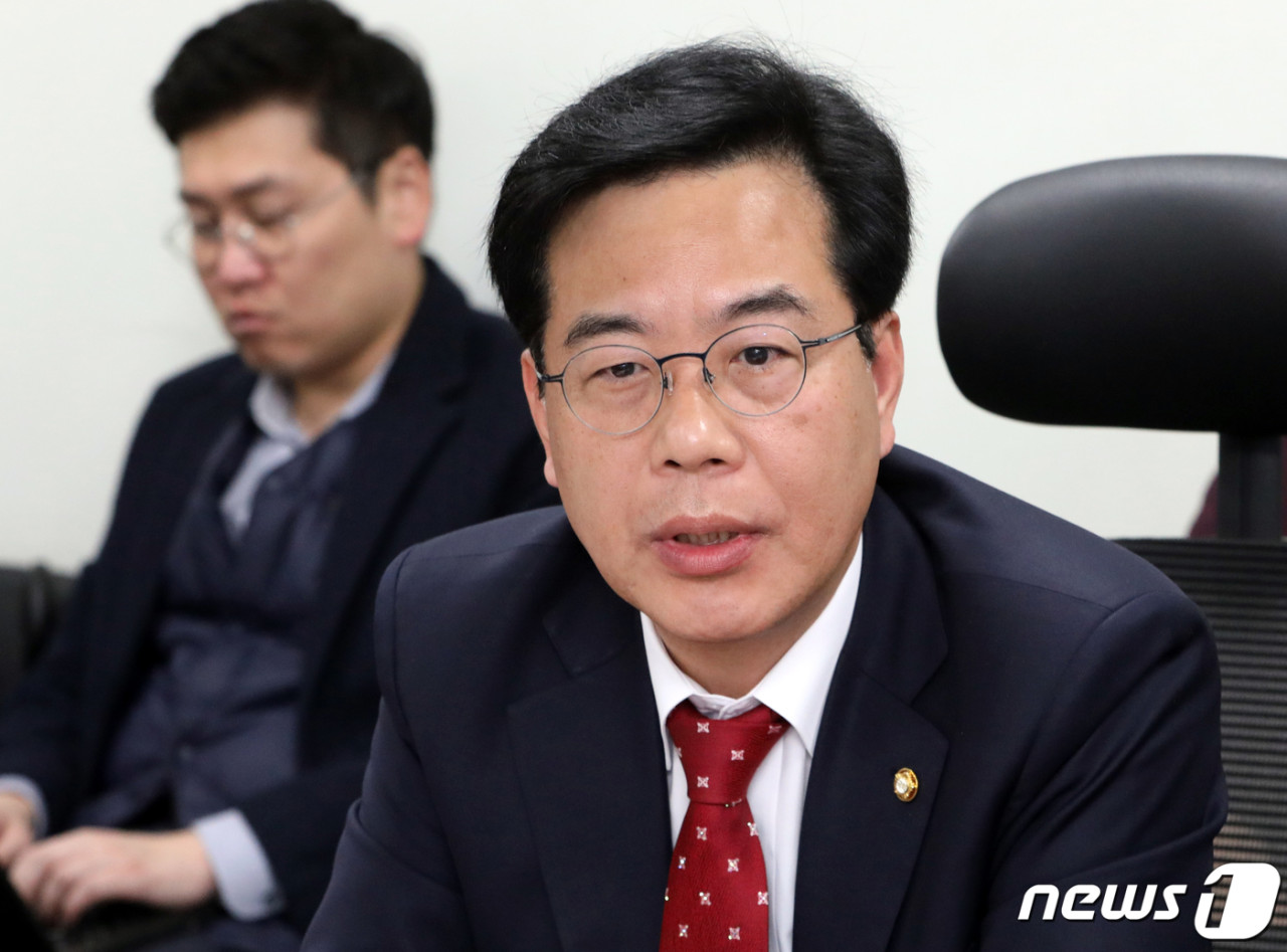 송언석 국민의힘 신임 원내대표, 혁신 모색 간담회 강조	